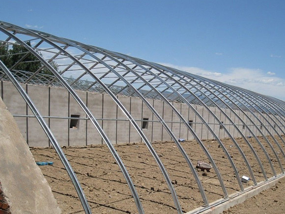Solid-wall Solar Greenhouse